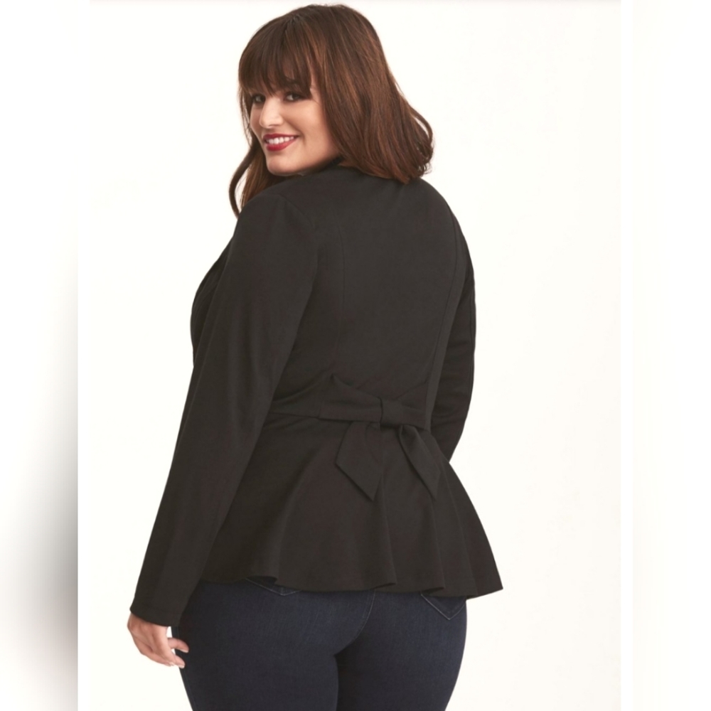 Torrid Disney Collection Minnie Mouse Black Peplum Moto Knit Jacket Plus Sz5 5X - Picture 2 of 11